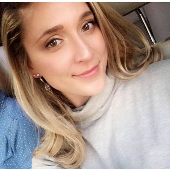 Meet your Posher, Cassidy - Picture 1 of 1